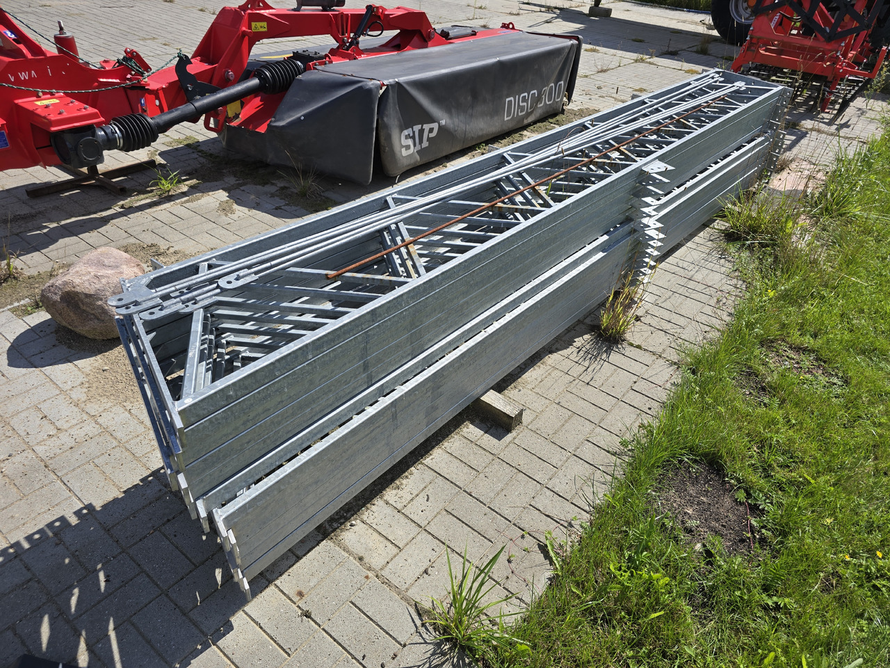 Konstrukcja hali / wiaty stalowej 8 m x 5 m (40 m2) ocynkowana NOWA - Attrezzatura da costruzione: foto 2 Konstrukcja hali / wiaty stalowej 8 m x 5 m (40 m2) ocynkowana NOWA - Attrezzatura da costruzione: foto 2