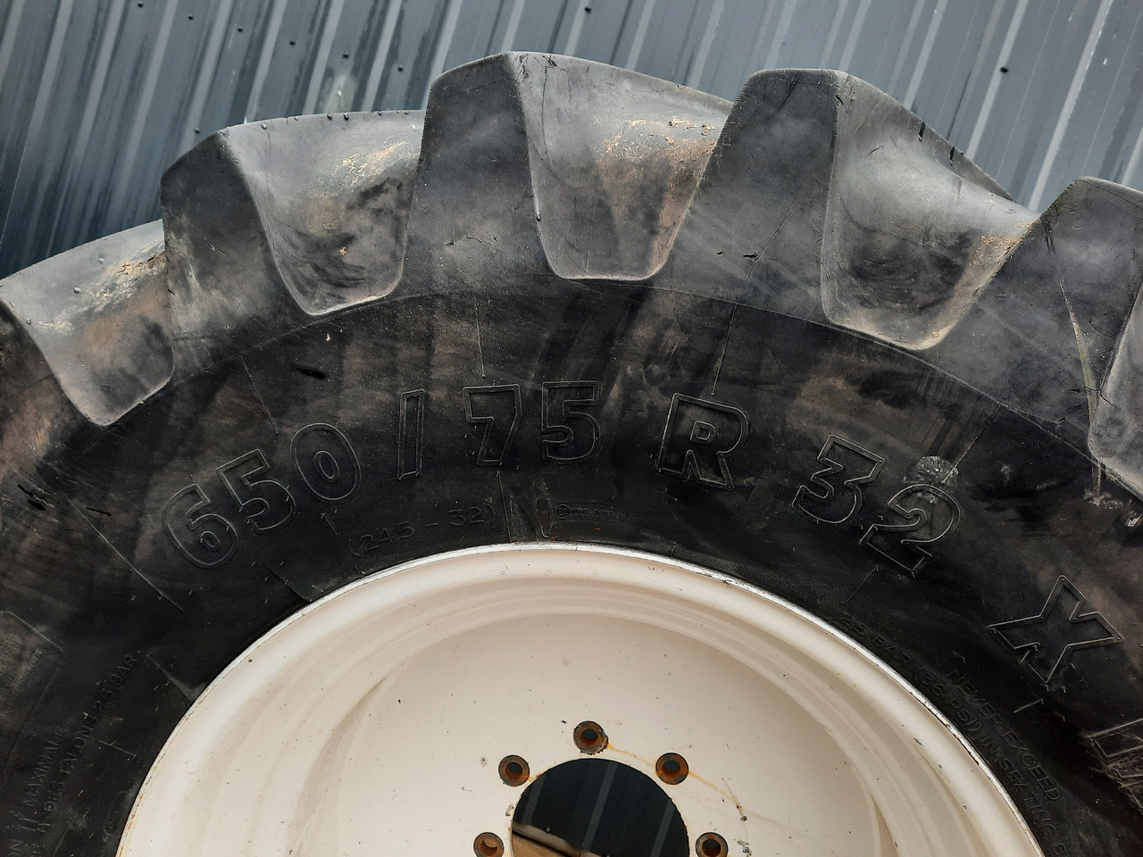 MICHELIN 650/75 R32 - Ruota completa per Macchina agricola: foto 4 MICHELIN 650/75 R32 - Ruota completa per Macchina agricola: foto 4