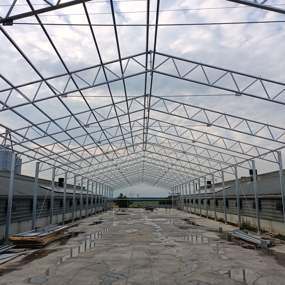 - Attrezzatura da costruzione: foto 1 - Attrezzatura da costruzione: foto 1