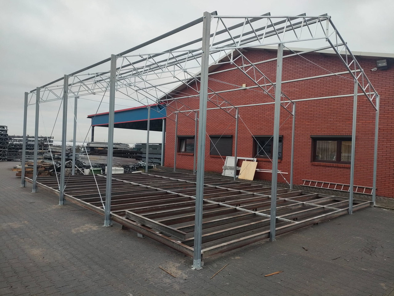 - Attrezzatura da costruzione: foto 1 - Attrezzatura da costruzione: foto 1
