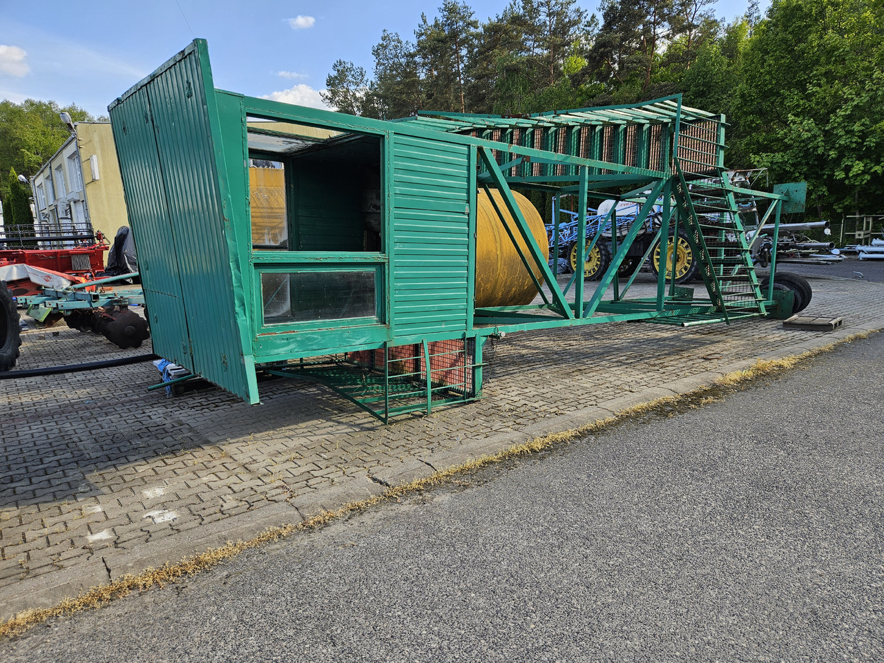 - Attrezzatura da costruzione: foto 1 - Attrezzatura da costruzione: foto 1