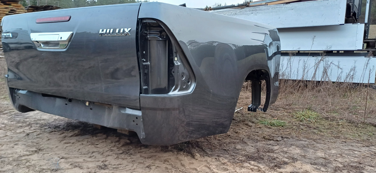 TOYOTA HILUX Extracab (2023 r.) NOWA paka skrzynia - Carrozzeria ed esterni per Autovettura: foto 3 TOYOTA HILUX Extracab (2023 r.) NOWA paka skrzynia - Carrozzeria ed esterni per Autovettura: foto 3