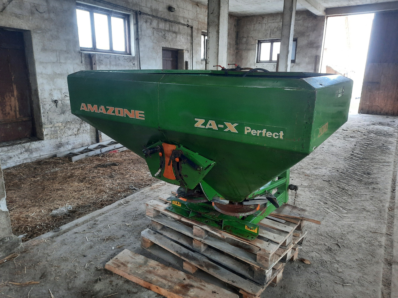 Amazone ZA-X Perfect 1200 - Spandiconcime: foto 1 Amazone ZA-X Perfect 1200 - Spandiconcime: foto 1