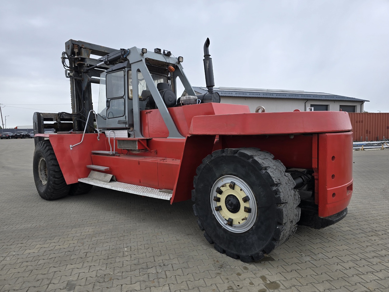 Kalmar KALMAR DCD420-12 - Autocarro portacontainer/ Caisse interchangeable: foto 3 Kalmar KALMAR DCD420-12 - Autocarro portacontainer/ Caisse interchangeable: foto 3
