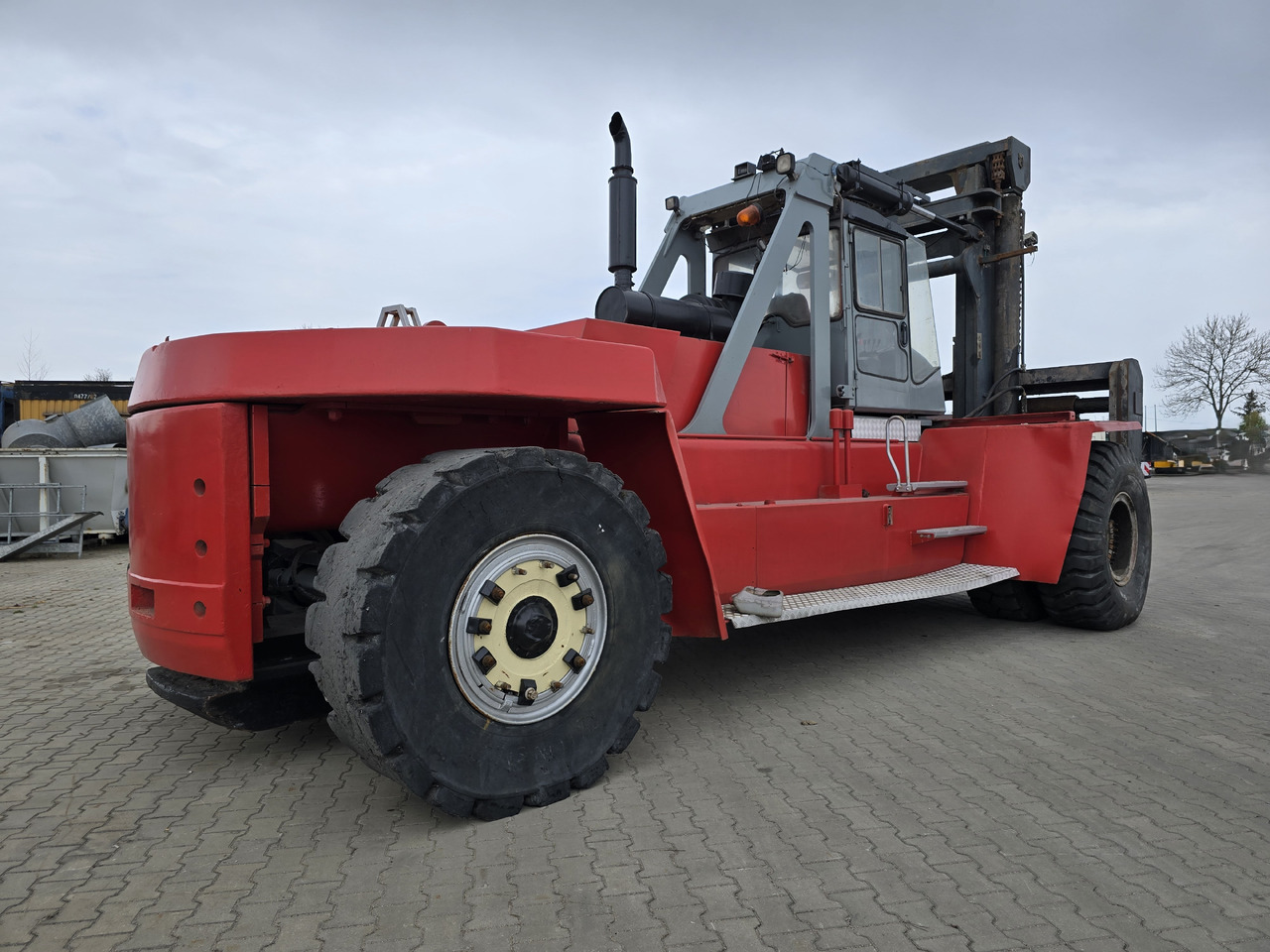 Kalmar KALMAR DCD420-12 - Autocarro portacontainer/ Caisse interchangeable: foto 5 Kalmar KALMAR DCD420-12 - Autocarro portacontainer/ Caisse interchangeable: foto 5