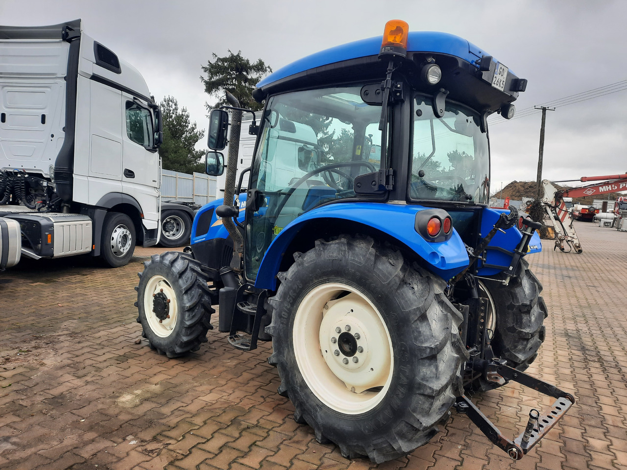 New-holland T4.65 - Trattore: foto 5 New-holland T4.65 - Trattore: foto 5