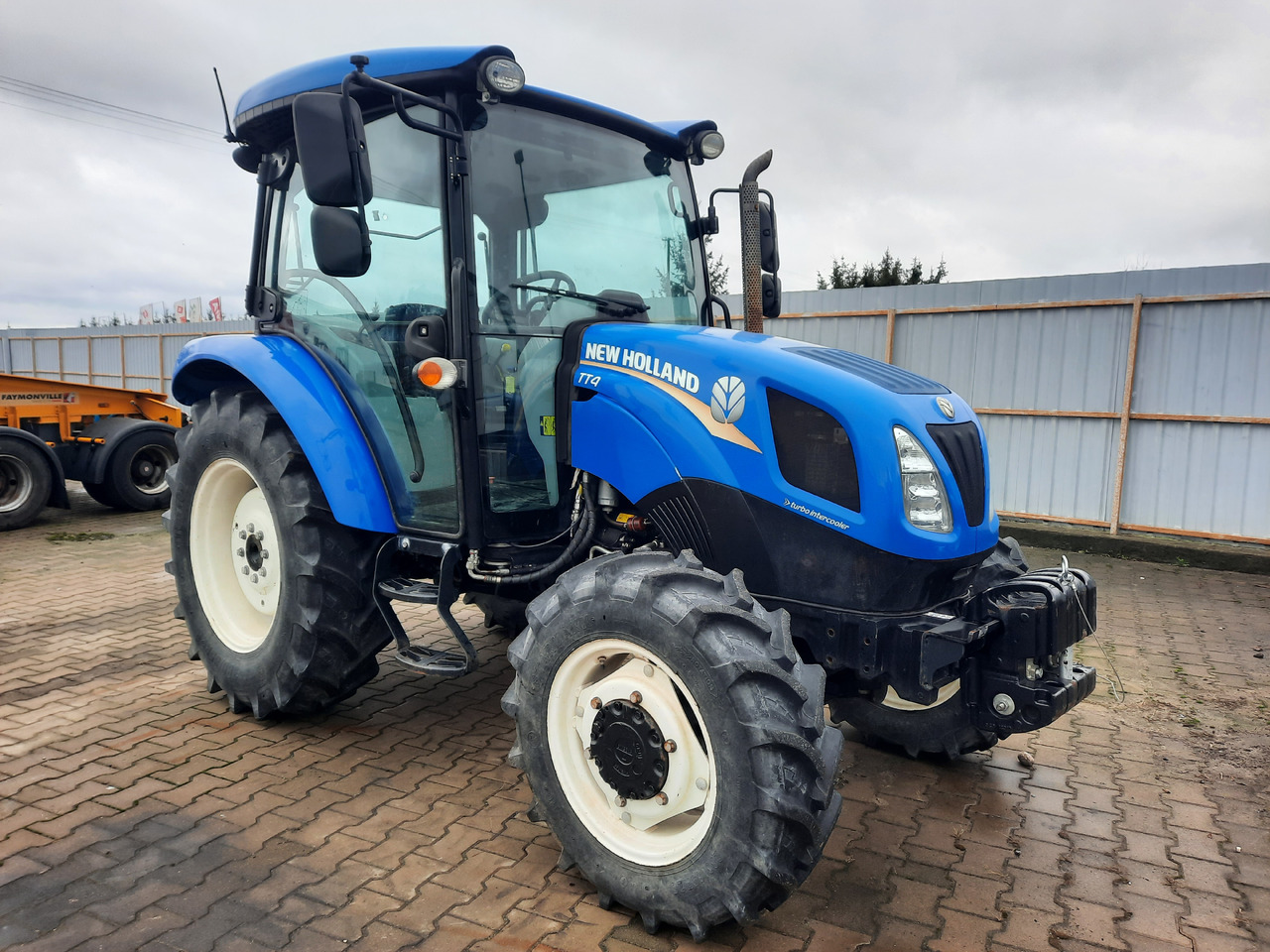 New-holland T4.65 - Trattore: foto 2 New-holland T4.65 - Trattore: foto 2