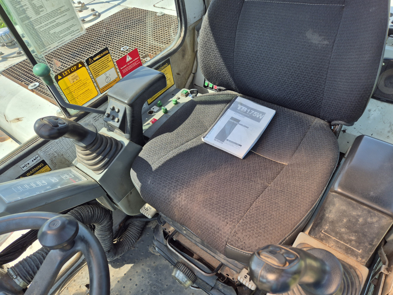 Escavatore gommato Tackeuchi TB 175 W: foto 6