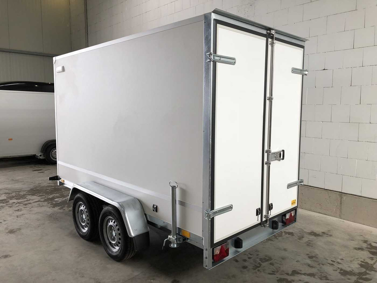 BLYSS F2030HTD Seitentür Kofferanhänger - Rimorchio furgonato: foto 5 BLYSS F2030HTD Seitentür Kofferanhänger - Rimorchio furgonato: foto 5