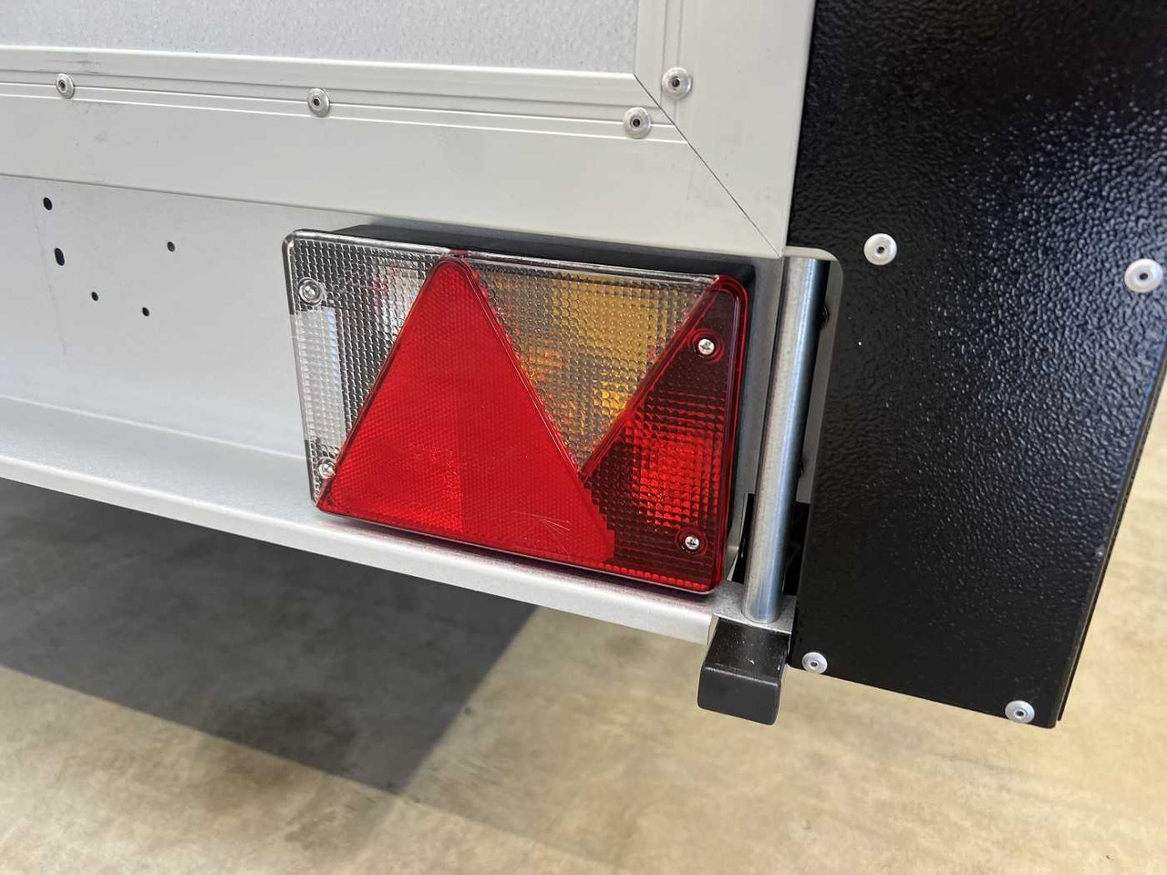 KT-EU2 Plus Deckelanhänger - Rimorchio per auto: foto 5 KT-EU2 Plus Deckelanhänger - Rimorchio per auto: foto 5