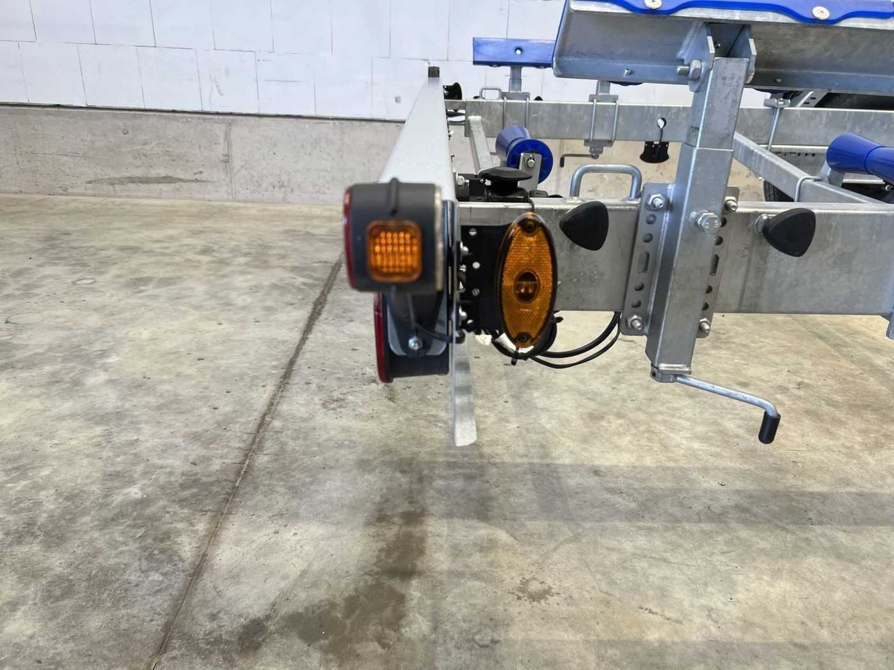 TPV BA2700-L 100 Bootsanhänger - Carrello per barca: foto 5 TPV BA2700-L 100 Bootsanhänger - Carrello per barca: foto 5