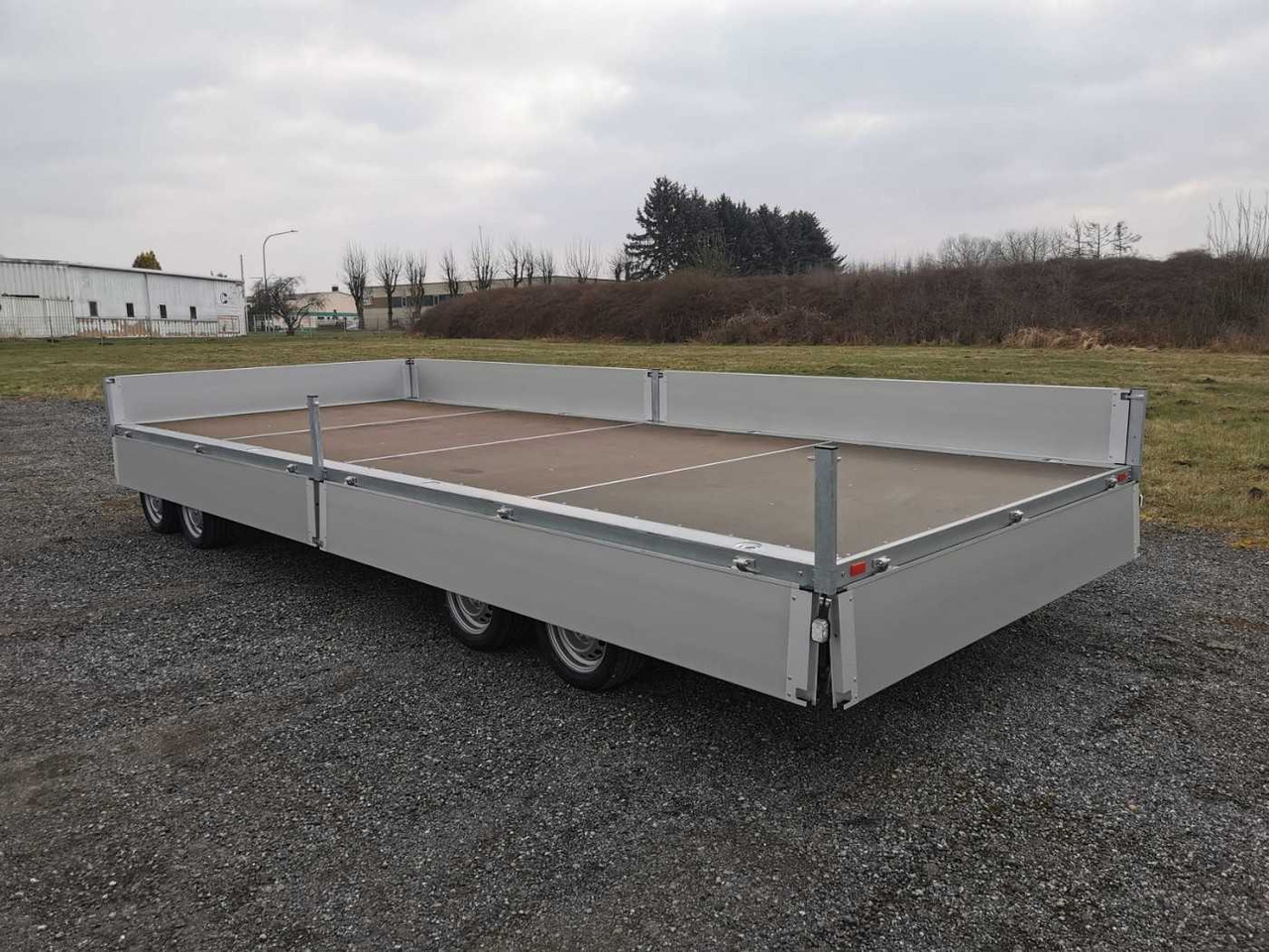 UNSINN UD-4 6024-35-13 Drehschemelanhänger - Rimorchio pianale/ Cassonato: foto 4 UNSINN UD-4 6024-35-13 Drehschemelanhänger - Rimorchio pianale/ Cassonato: foto 4