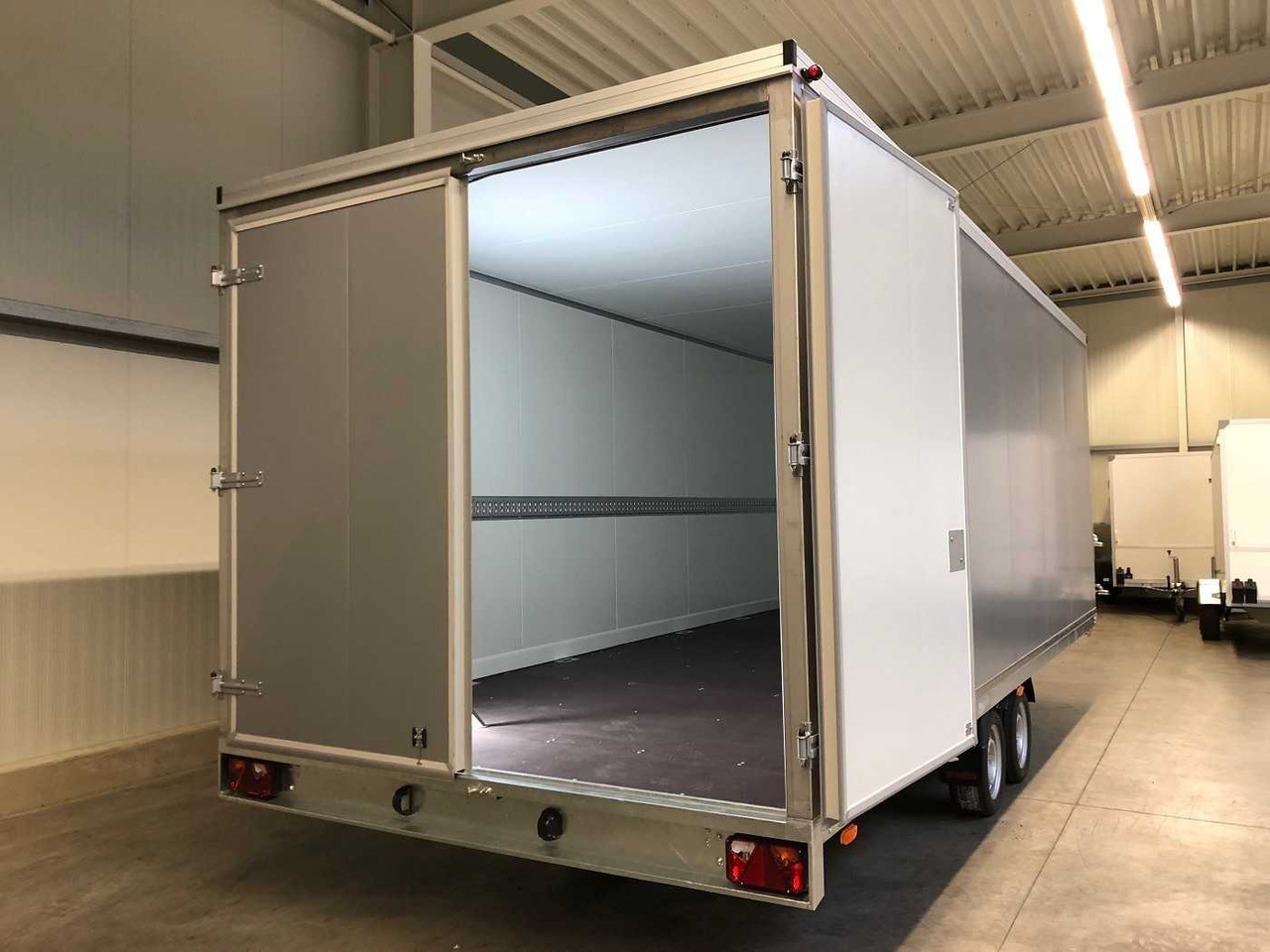 VEZEKO HK F 35.6 Kofferanhänger - Rimorchio furgonato: foto 3 VEZEKO HK F 35.6 Kofferanhänger - Rimorchio furgonato: foto 3