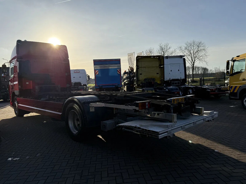 DAF CF 75 CF75-250 4X2 SPACECAB/RENOVA/STEEL/AIR/AIRCO/HOLLAND TRUCK - Autocarro portacontainer/ Caisse interchangeable: foto 5 DAF CF 75 CF75-250 4X2 SPACECAB/RENOVA/STEEL/AIR/AIRCO/HOLLAND TRUCK - Autocarro portacontainer/ Caisse interchangeable: foto 5