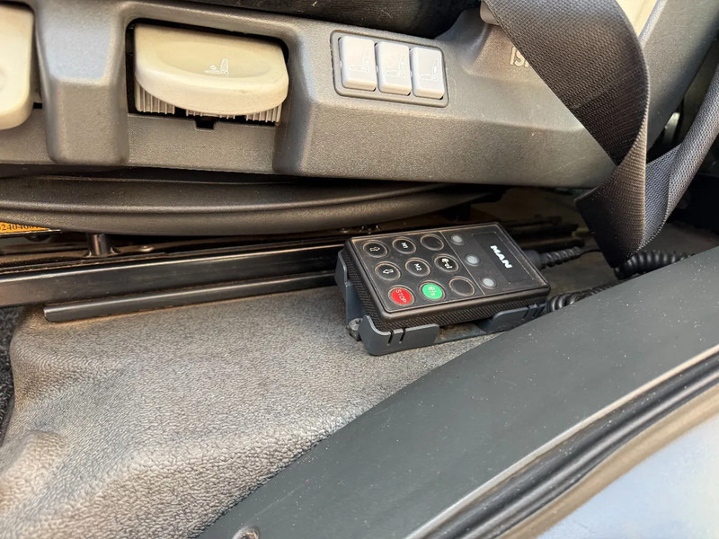 Autocarro furgonato MAN TGM 18.250 TGM 18.250 4X2 Koffer mit Ladebordwand TUV-2-2026 NL-Truck: foto 12 Autocarro furgonato MAN TGM 18.250 TGM 18.250 4X2 Koffer mit Ladebordwand TUV-2-2026 NL-Truck: foto 12