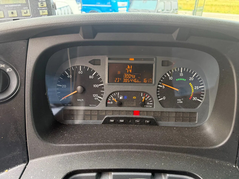 Mercedes-Benz Atego 1024 ATEGO 1024L Kuhlkoffer Carrier Anhangerkupplung TUV bis 10-2025 - Autocarro frigorifero: foto 4 Mercedes-Benz Atego 1024 ATEGO 1024L Kuhlkoffer Carrier Anhangerkupplung TUV bis 10-2025 - Autocarro frigorifero: foto 4