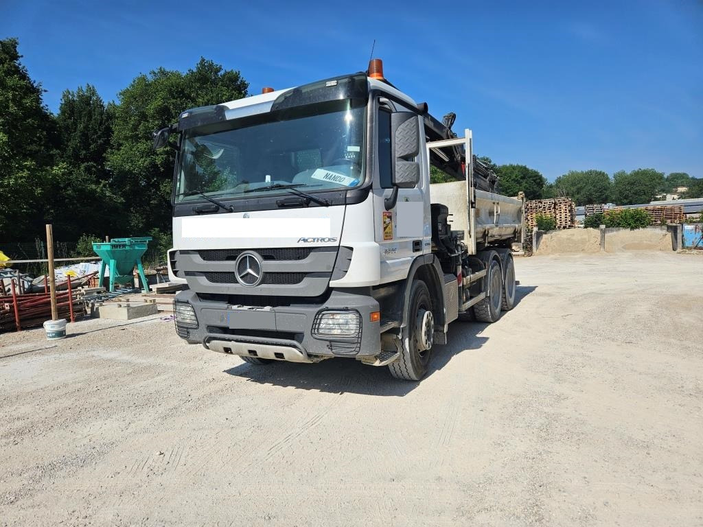 MERCEDES-BENZ 2644 - Camion con gru: foto 2 MERCEDES-BENZ 2644 - Camion con gru: foto 2