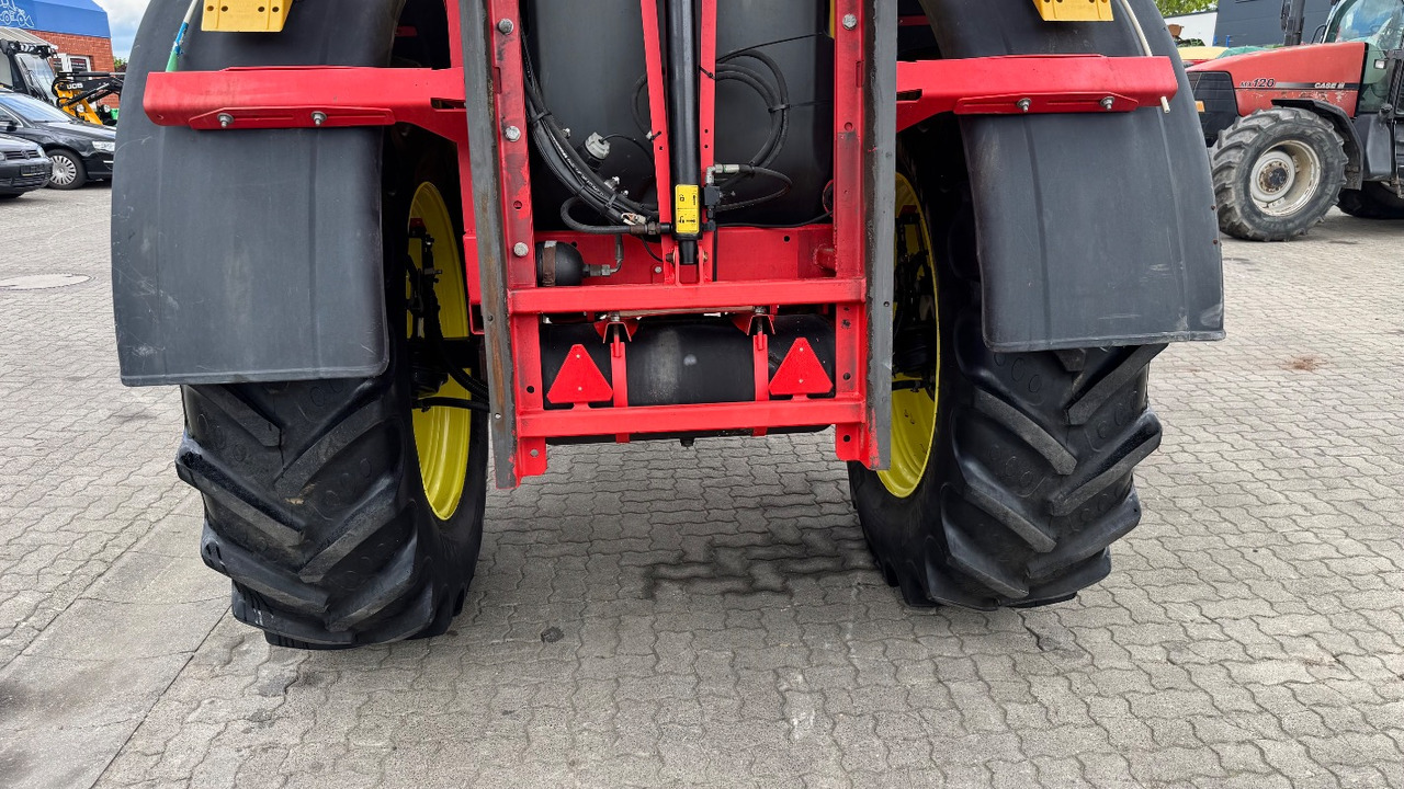 Polverizzatore Kverneland Ikarus S38 27m: foto 11 Polverizzatore Kverneland Ikarus S38 27m: foto 11