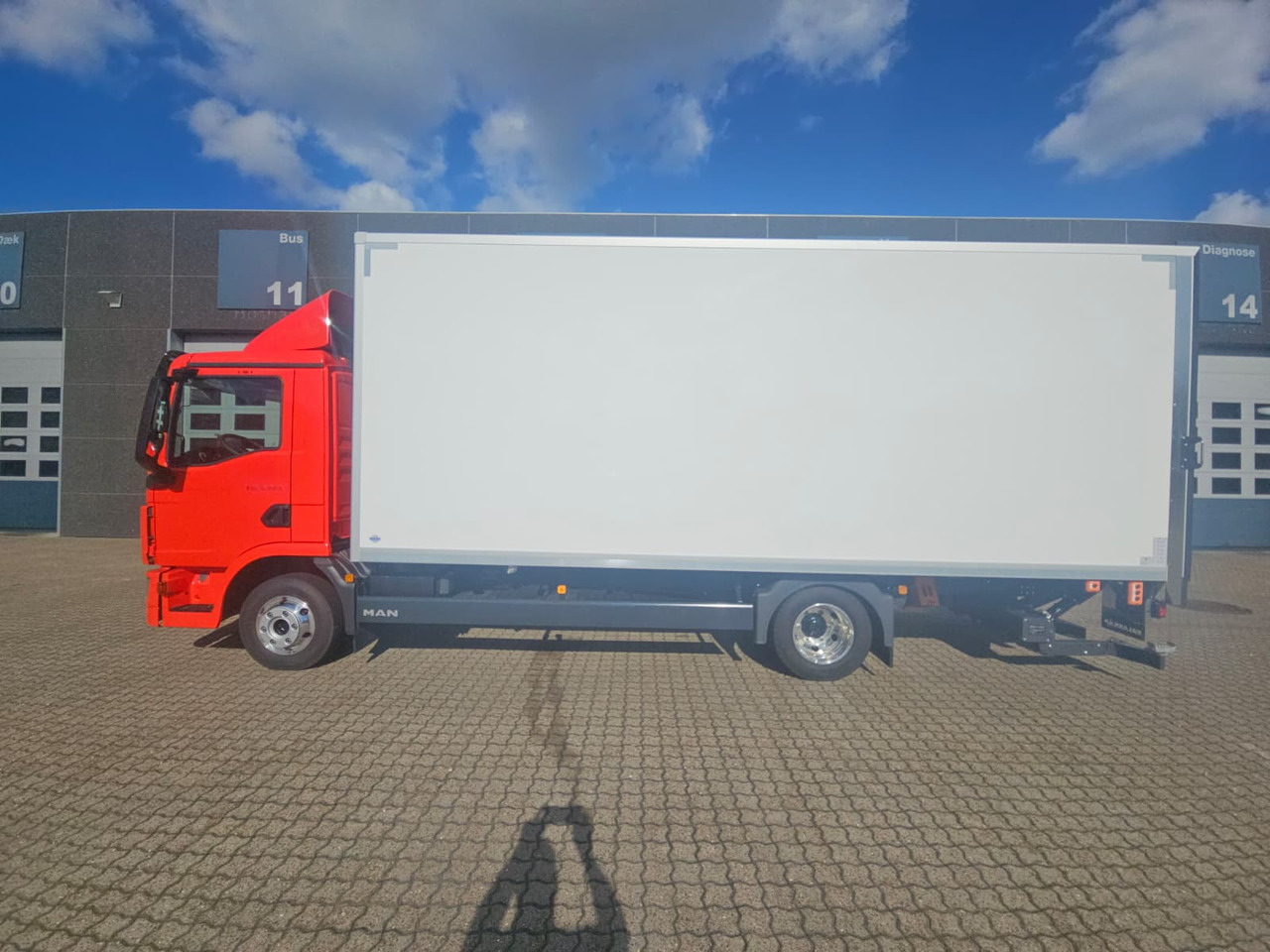MAN TGL 8.220 - Autocarro furgonato: foto 3 MAN TGL 8.220 - Autocarro furgonato: foto 3