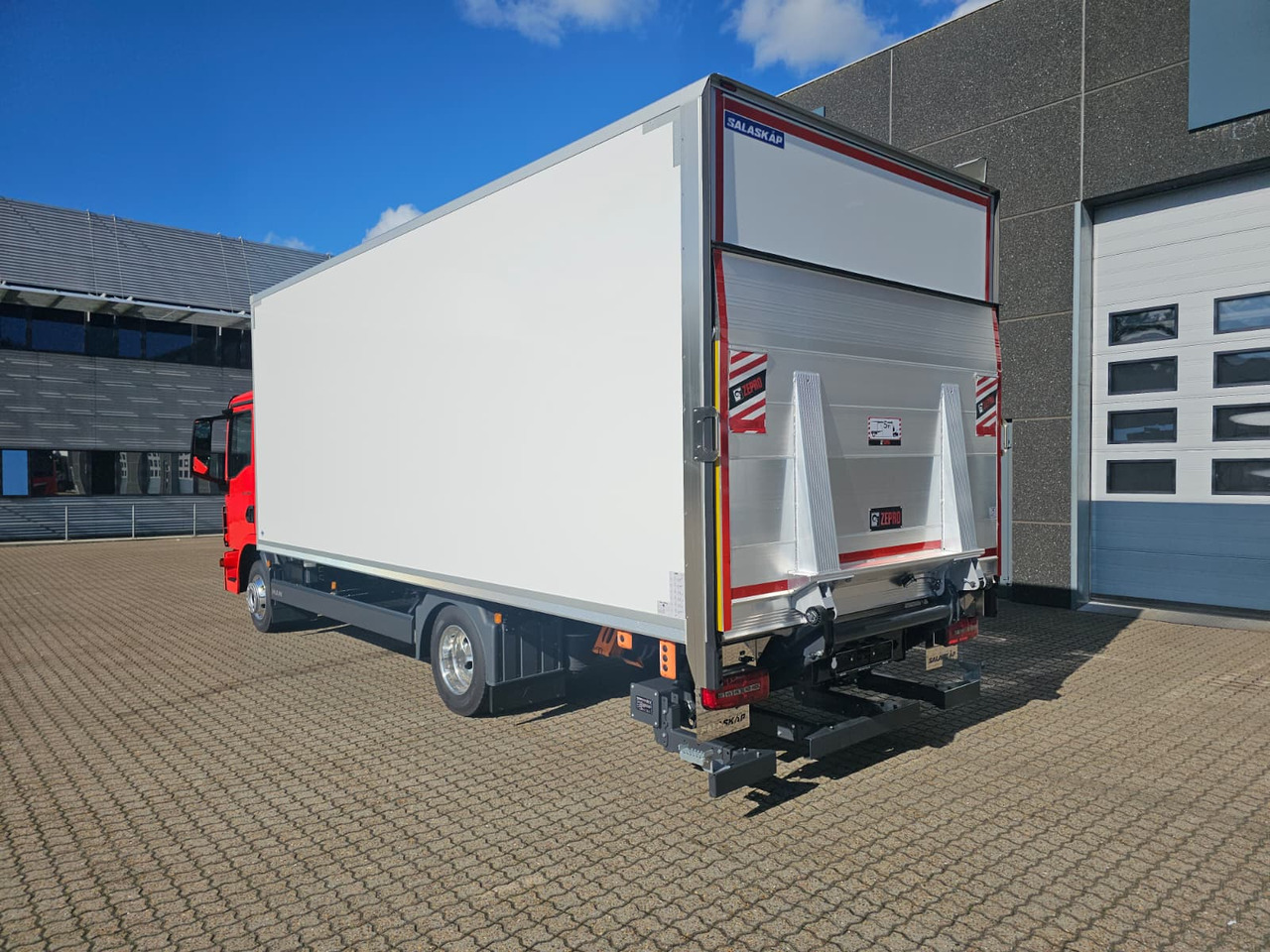 MAN TGL 8.220 - Autocarro furgonato: foto 4 MAN TGL 8.220 - Autocarro furgonato: foto 4