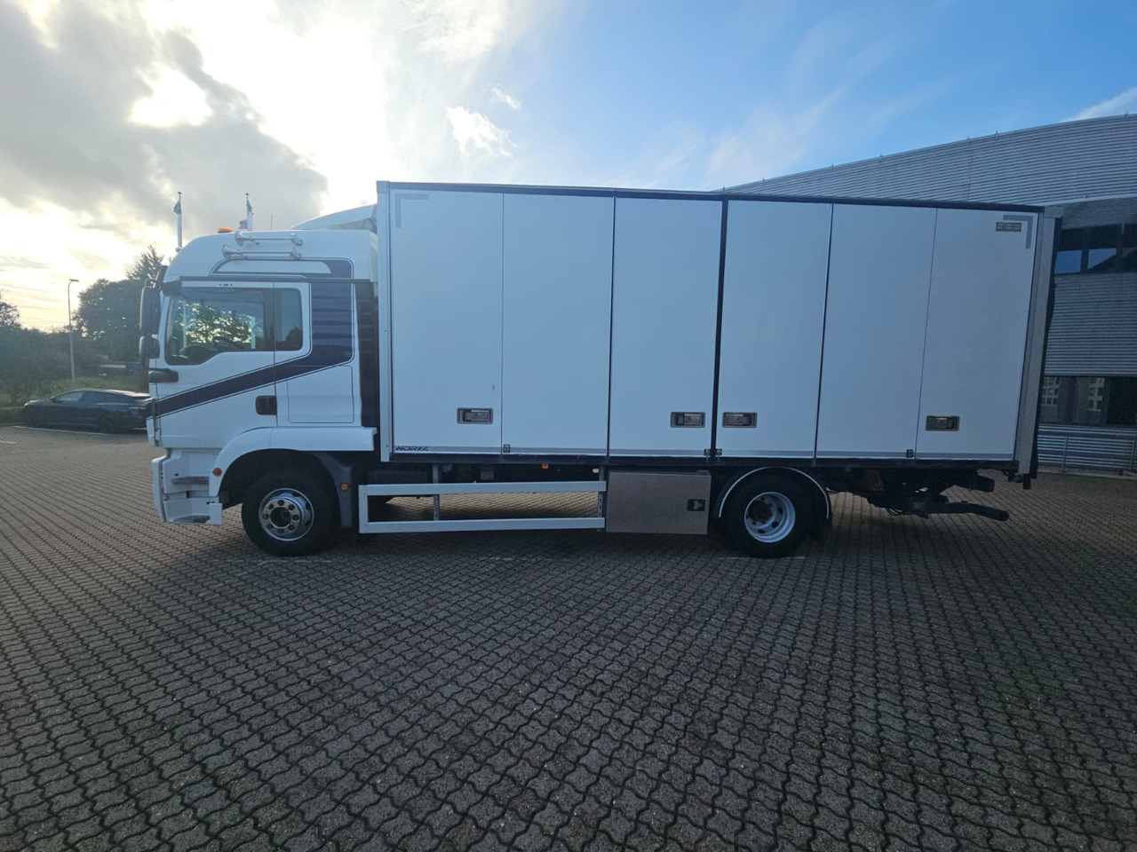 MAN TGM 15.290 - Autocarro furgonato: foto 5 MAN TGM 15.290 - Autocarro furgonato: foto 5