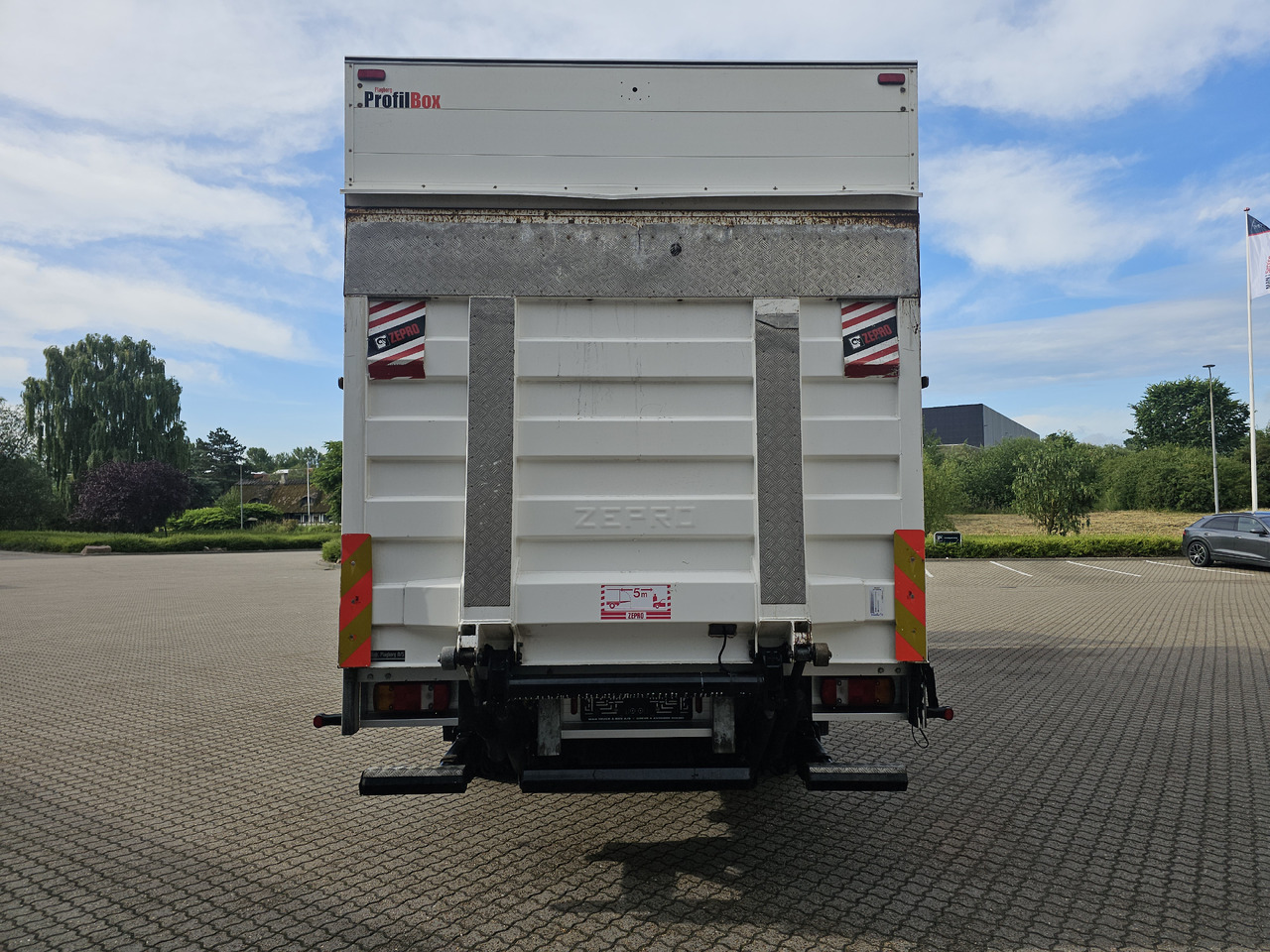 MAN TGM 18.290 - Autocarro furgonato: foto 4 MAN TGM 18.290 - Autocarro furgonato: foto 4