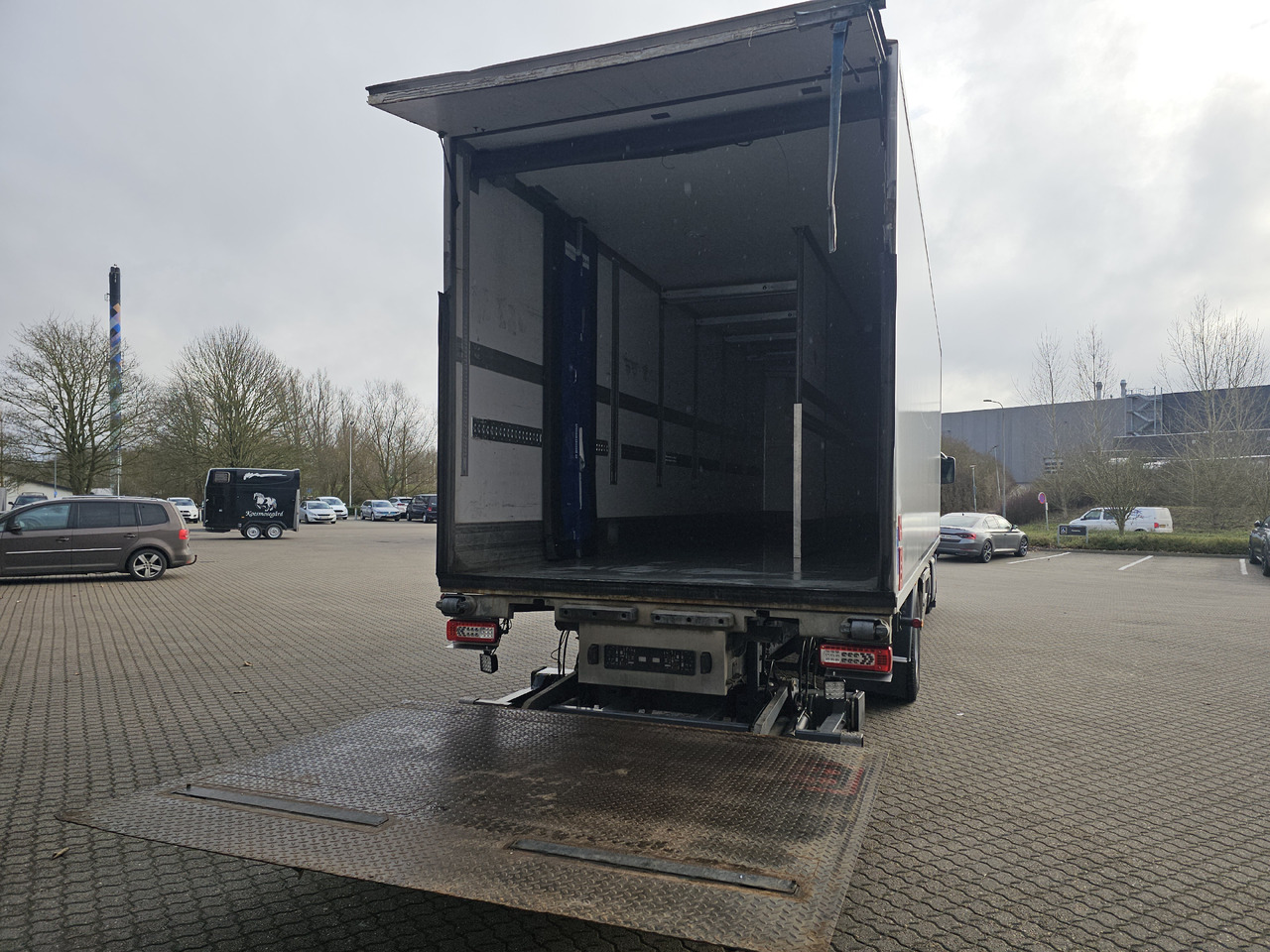 Autocarro frigorifero Volvo FM330: foto 7
