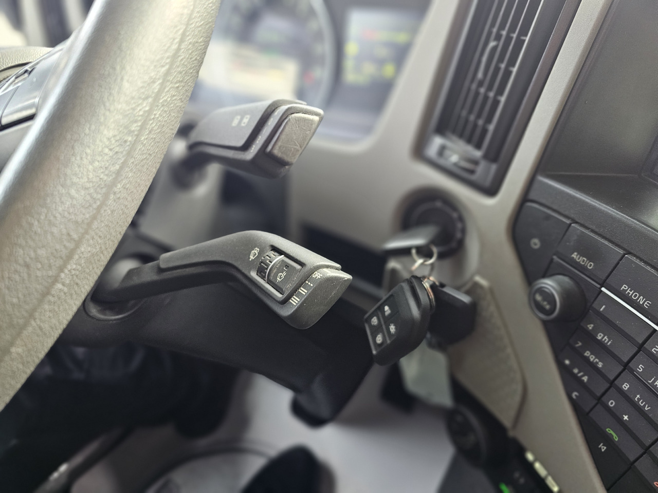 Autocarro frigorifero Volvo FM330: foto 29