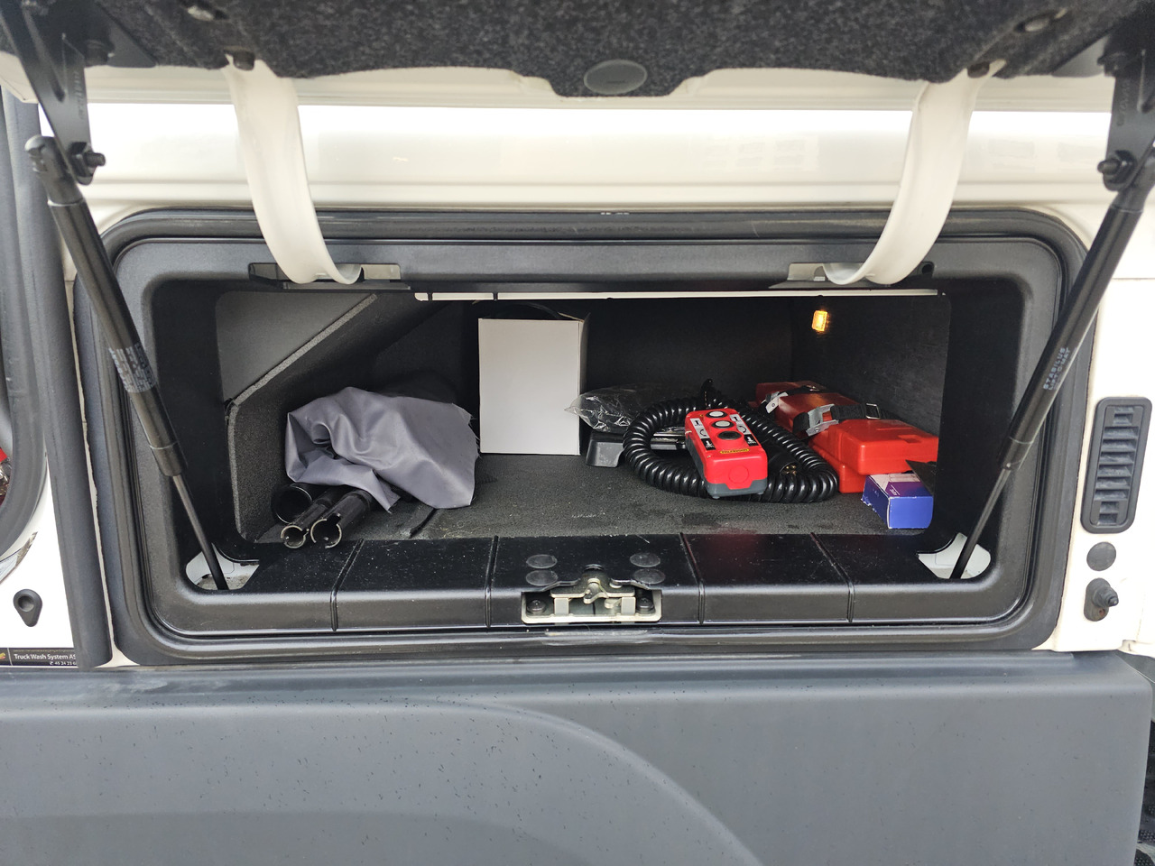 Autocarro frigorifero Volvo FM330: foto 17