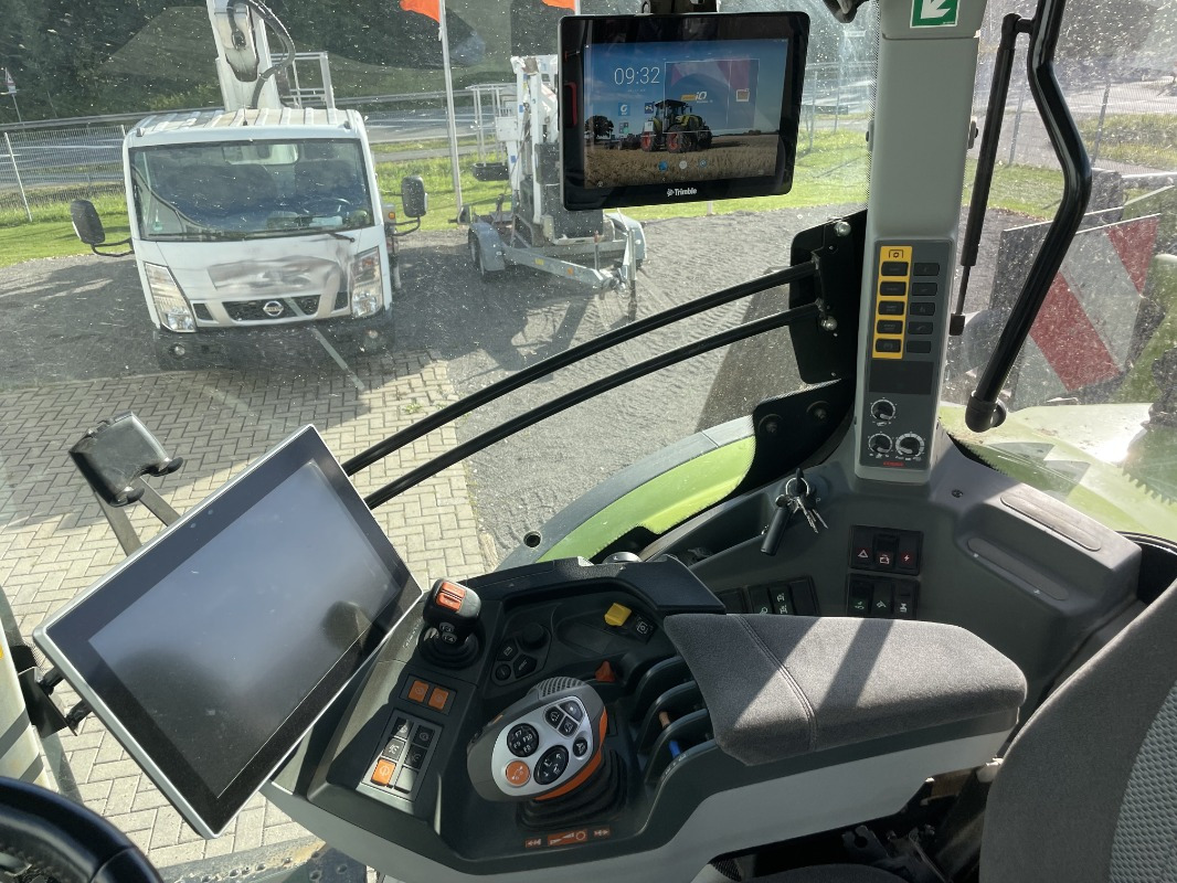 CLAAS Arion 660 CMATIC - Trattore: foto 5 CLAAS Arion 660 CMATIC - Trattore: foto 5
