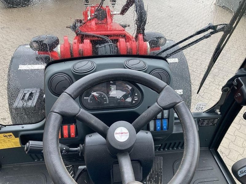 Schäffer 6680T - Pala gommata telescopica: foto 4 Schäffer 6680T - Pala gommata telescopica: foto 4