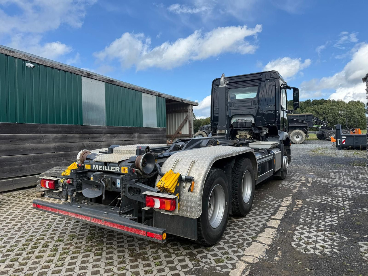 Mercedes-Benz Arocs 5 2648 Meiller Hakenlift 21-60 neuwertig - Autocarro scarrabile: foto 3 Mercedes-Benz Arocs 5 2648 Meiller Hakenlift 21-60 neuwertig - Autocarro scarrabile: foto 3