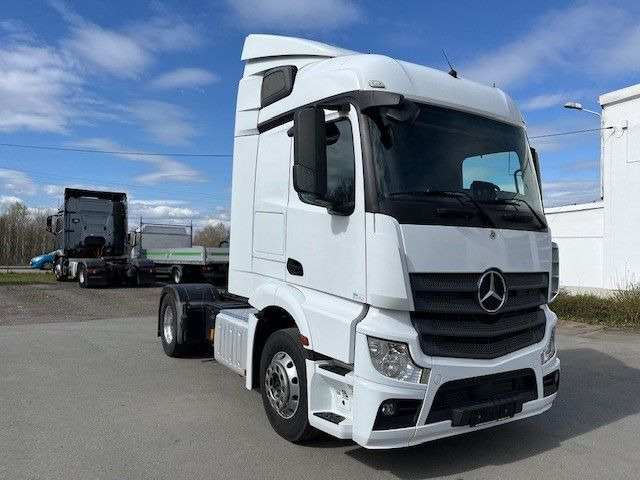 Mercedes-Benz Actros 1845 Sattelzugmaschine TOP gepflegt! Mercedes-Benz Actros 1845 Sattelzugmaschine TOP gepflegt! - Trattore stradale: foto 4 Mercedes-Benz Actros 1845 Sattelzugmaschine TOP gepflegt! Mercedes-Benz Actros 1845 Sattelzugmaschine TOP gepflegt! - Trattore stradale: foto 4