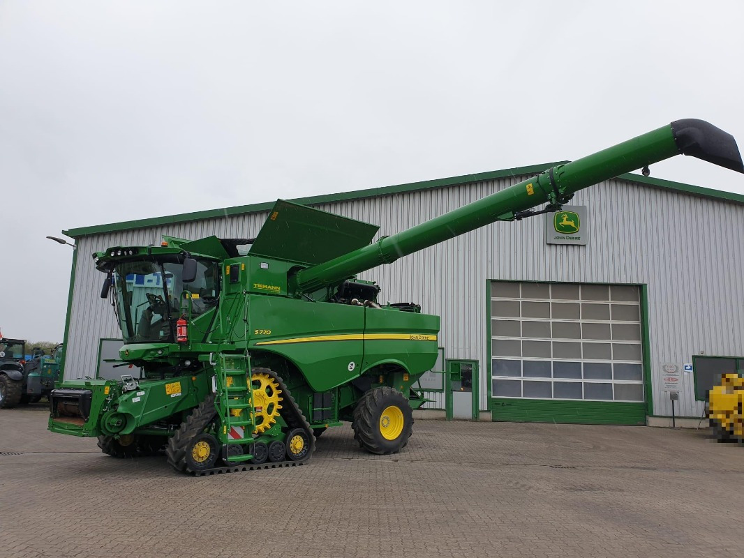 John Deere S770 - Mietitrebbia: foto 1 John Deere S770 - Mietitrebbia: foto 1