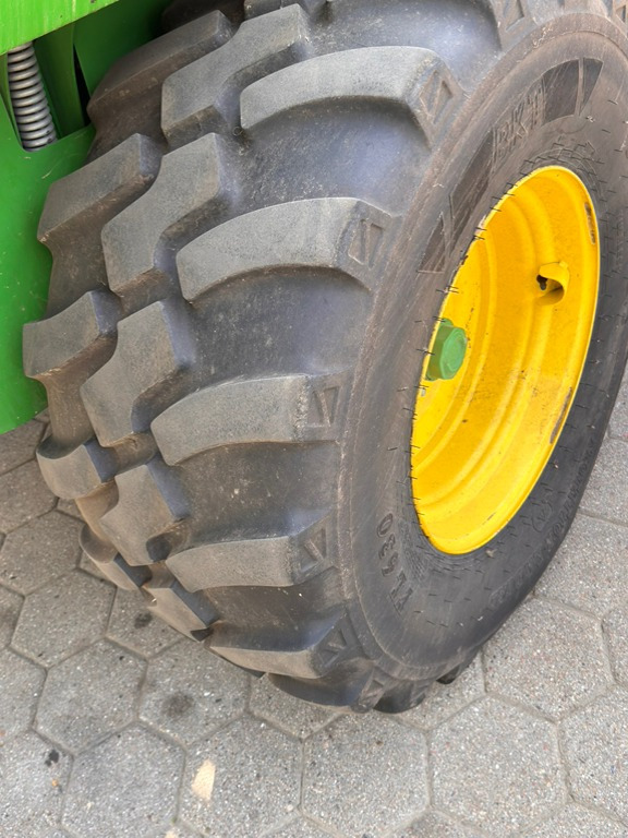 John Deere V461R - Fasciatore: foto 3 John Deere V461R - Fasciatore: foto 3