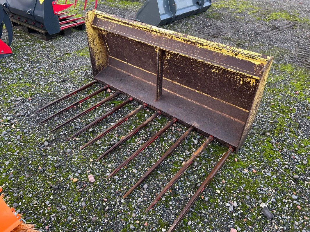 Stoll Dunggabel 1,80M - Caricatore frontale per trattori: foto 4 Stoll Dunggabel 1,80M - Caricatore frontale per trattori: foto 4