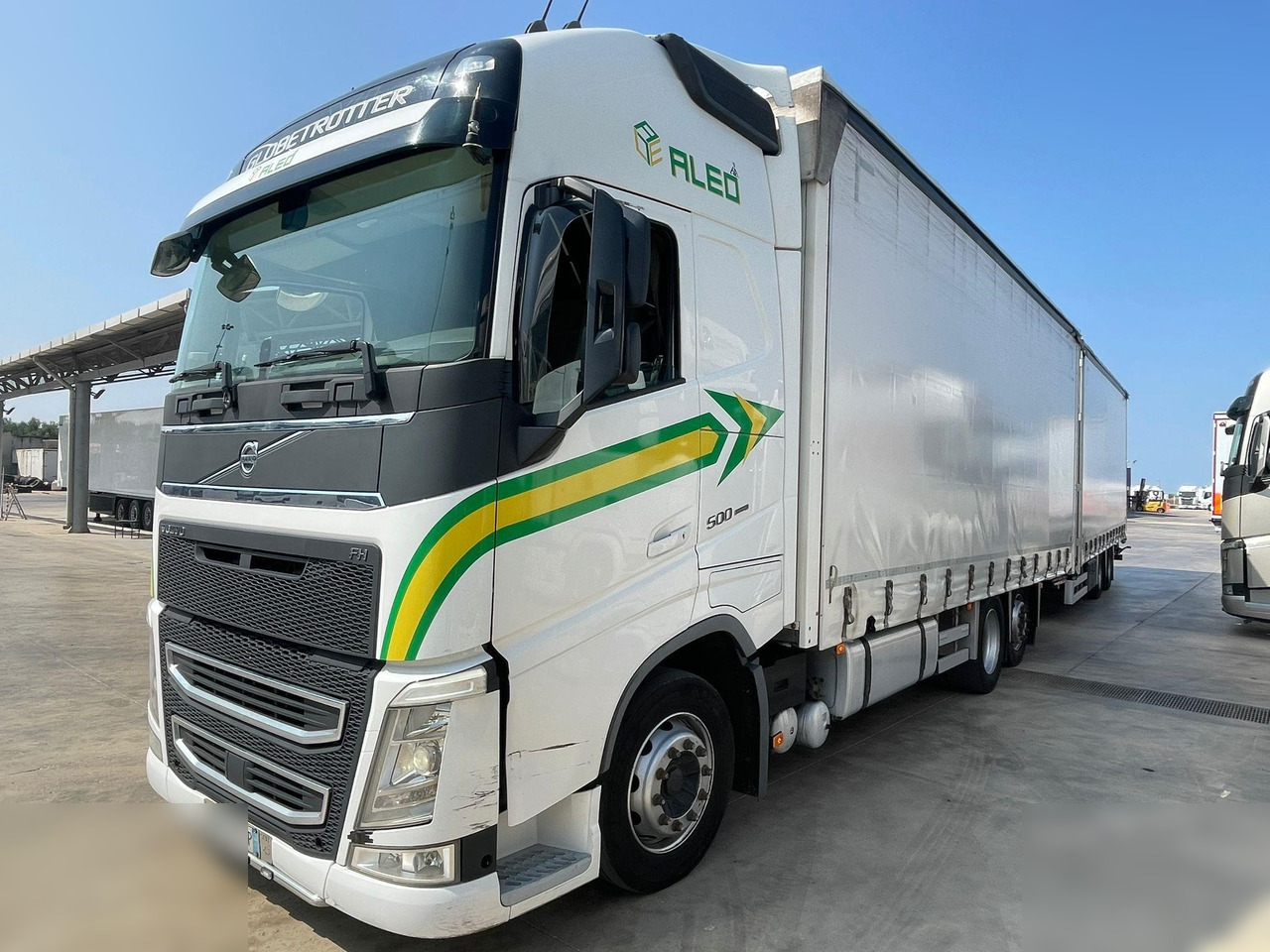 VOLVO FH13.500 - Camion centinato: foto 2 VOLVO FH13.500 - Camion centinato: foto 2