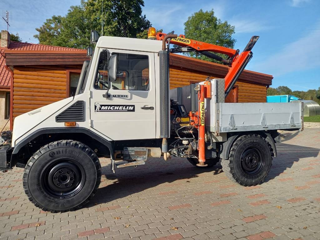 Unimog UNIMOG 4X4 - Camion con gru: foto 1 Unimog UNIMOG 4X4 - Camion con gru: foto 1