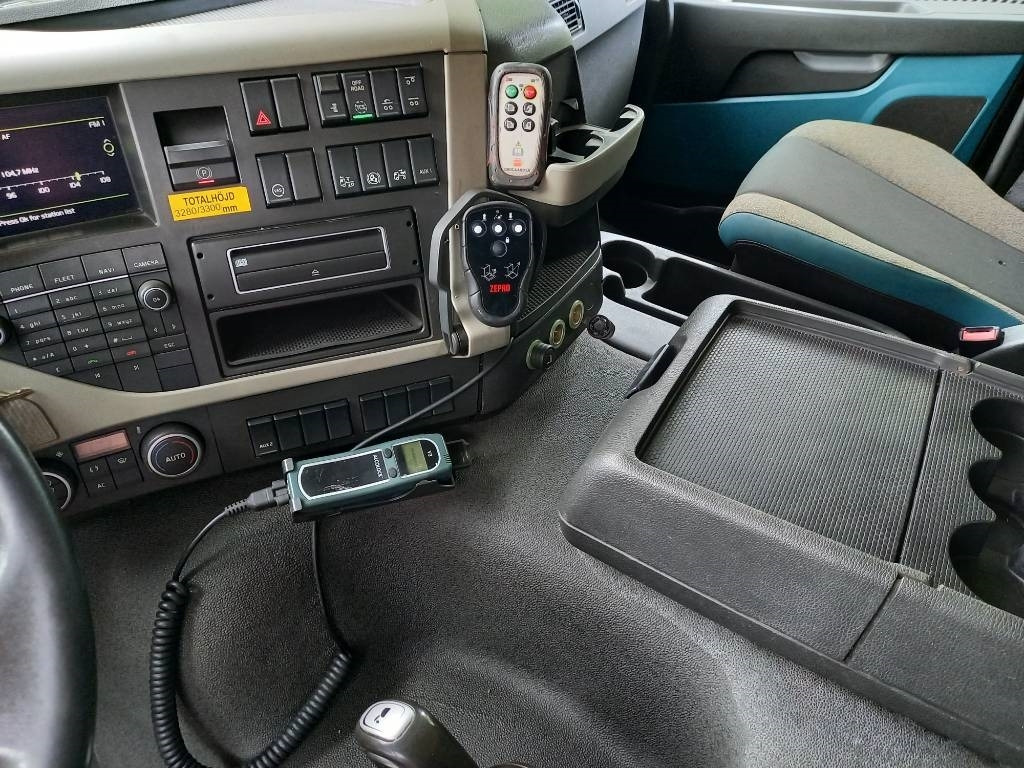 Autocarro frigorifero Volvo FM 330, 6x2, CARRIER SUPRA 950 U: foto 44
