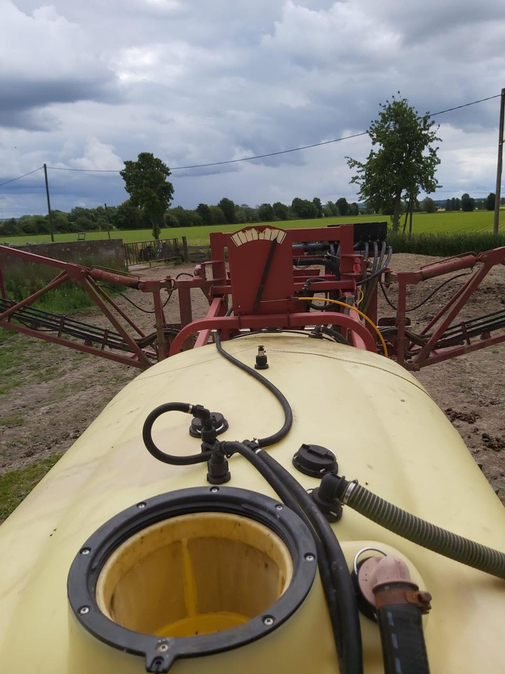 Hardi Commander 4200 - Polverizzatore trainato: foto 5 Hardi Commander 4200 - Polverizzatore trainato: foto 5