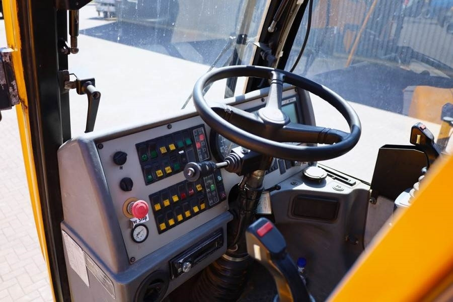 Demag AC30 City Diesel, 4x4x4 Drive, 30t Capacity, 25m M - Gru multistrada: foto 5 Demag AC30 City Diesel, 4x4x4 Drive, 30t Capacity, 25m M - Gru multistrada: foto 5