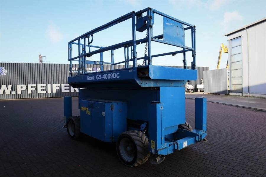 Piattaforma a pantografo Genie GS4069 Electric, 14m Working Height, 363kg Capacit: foto 8