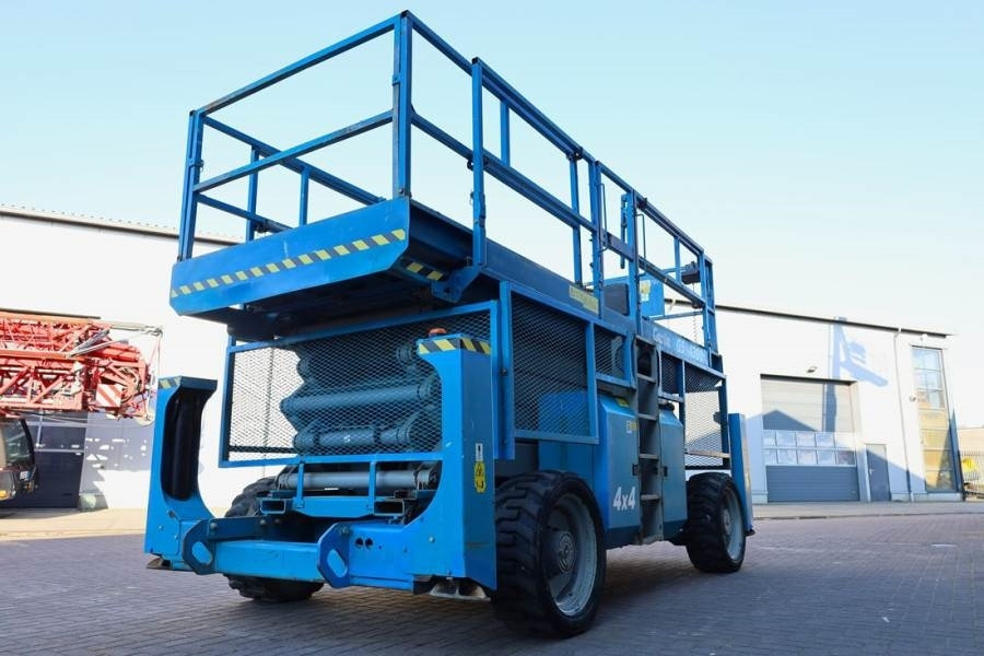 Piattaforma a pantografo Genie GS4390 Diesel, 4x4 Drive, 15m Working Height, 680k: foto 9