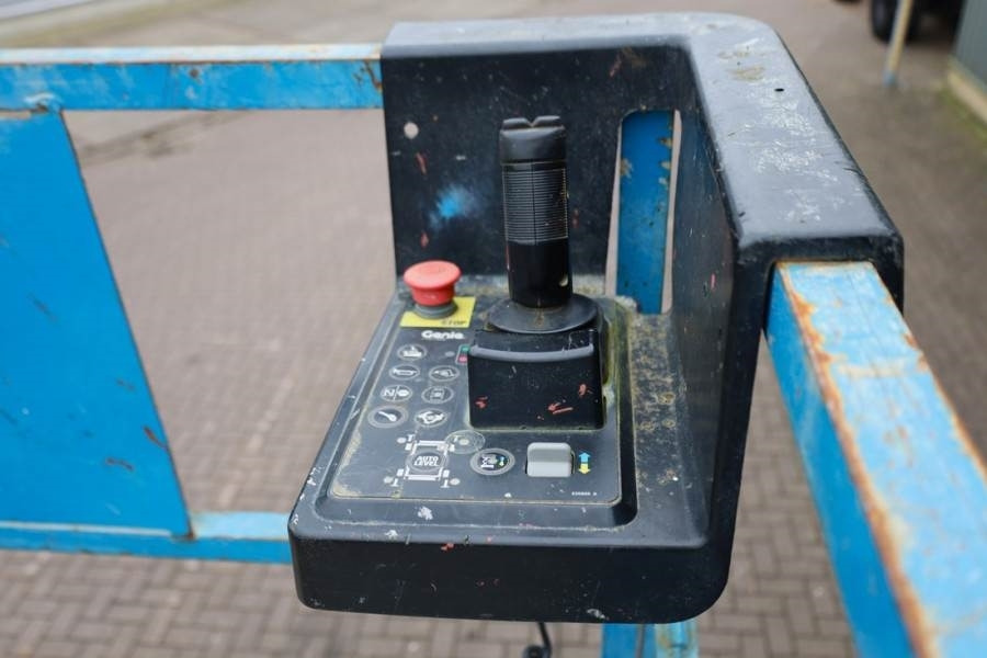 Genie GS4390 Diesel, 4x4 Drive, 15m Working Height, 680k - Piattaforma a pantografo: foto 4 Genie GS4390 Diesel, 4x4 Drive, 15m Working Height, 680k - Piattaforma a pantografo: foto 4