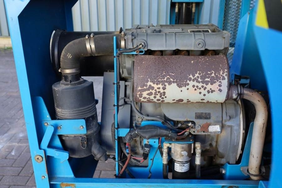 Piattaforma a pantografo Genie GS4390 Diesel, 4x4 Drive, 15m Working Height, 680k: foto 12