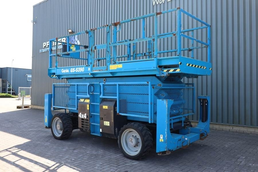 Piattaforma a pantografo Genie GS5390 Diesel, 4x4 Drive, 18.15m Working Height, 6: foto 9