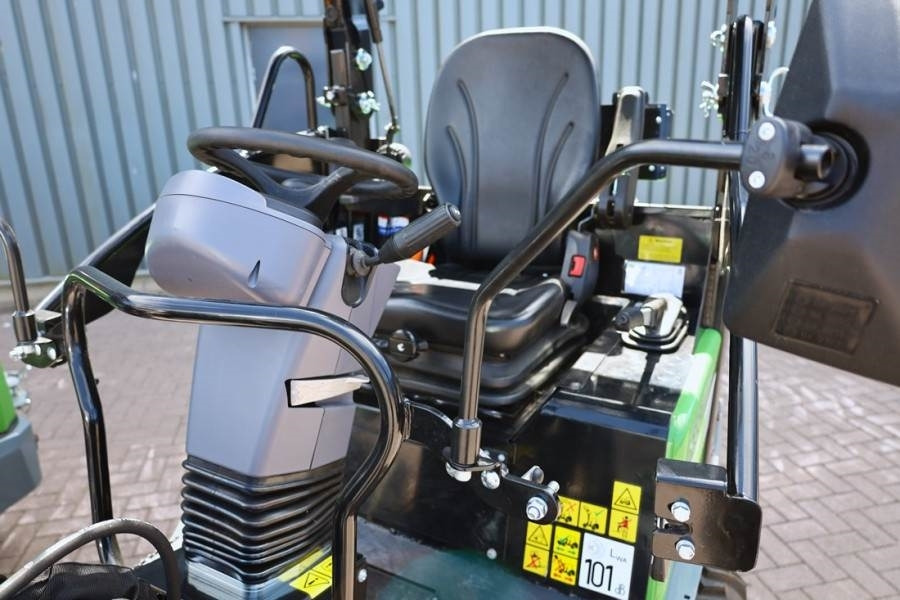 GiANT G2700E 100% Electric - Zero Emissions, Lithium-Iro - Pala gommata: foto 4 GiANT G2700E 100% Electric - Zero Emissions, Lithium-Iro - Pala gommata: foto 4