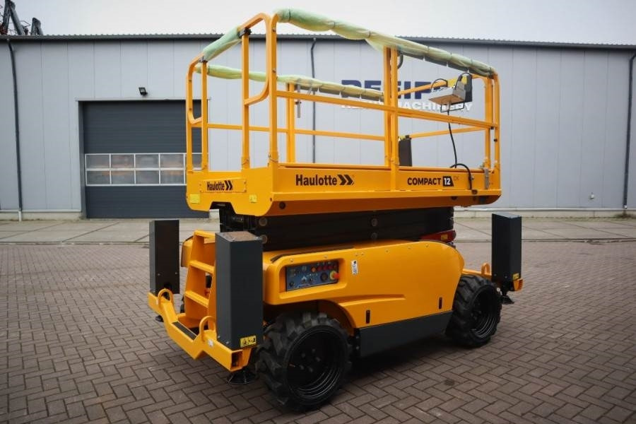 Haulotte Compact 12DX Valid Inspection, *Guarantee! Diesel, - Piattaforma a pantografo: foto 2 Haulotte Compact 12DX Valid Inspection, *Guarantee! Diesel, - Piattaforma a pantografo: foto 2