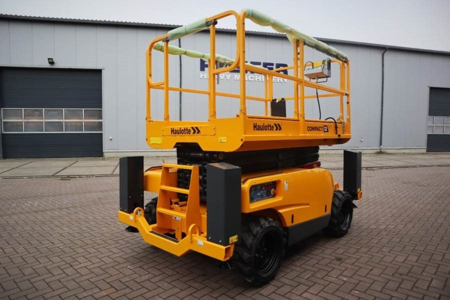 Haulotte Compact 12DX Valid Inspection, *Guarantee! Diesel, - Piattaforma a pantografo: foto 2 Haulotte Compact 12DX Valid Inspection, *Guarantee! Diesel, - Piattaforma a pantografo: foto 2