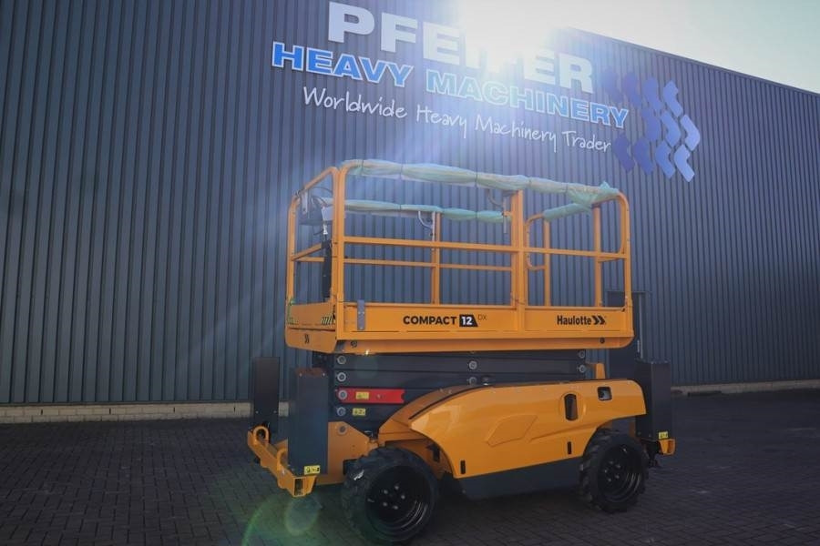 Haulotte Compact 12DX Valid Inspection, *Guarantee! Diesel, - Piattaforma a pantografo: foto 1 Haulotte Compact 12DX Valid Inspection, *Guarantee! Diesel, - Piattaforma a pantografo: foto 1